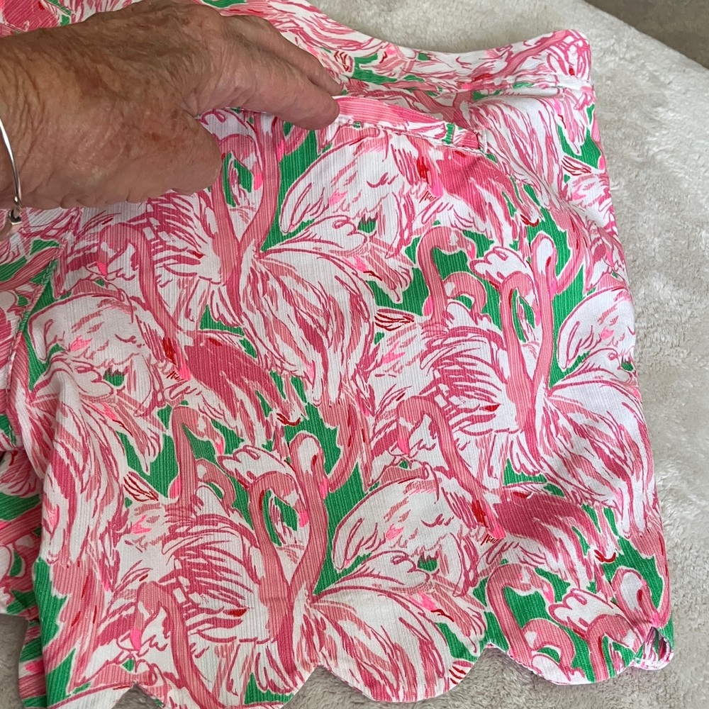 Lilly Pulitzer pretty Tropical shorts - Picture 9 of 9